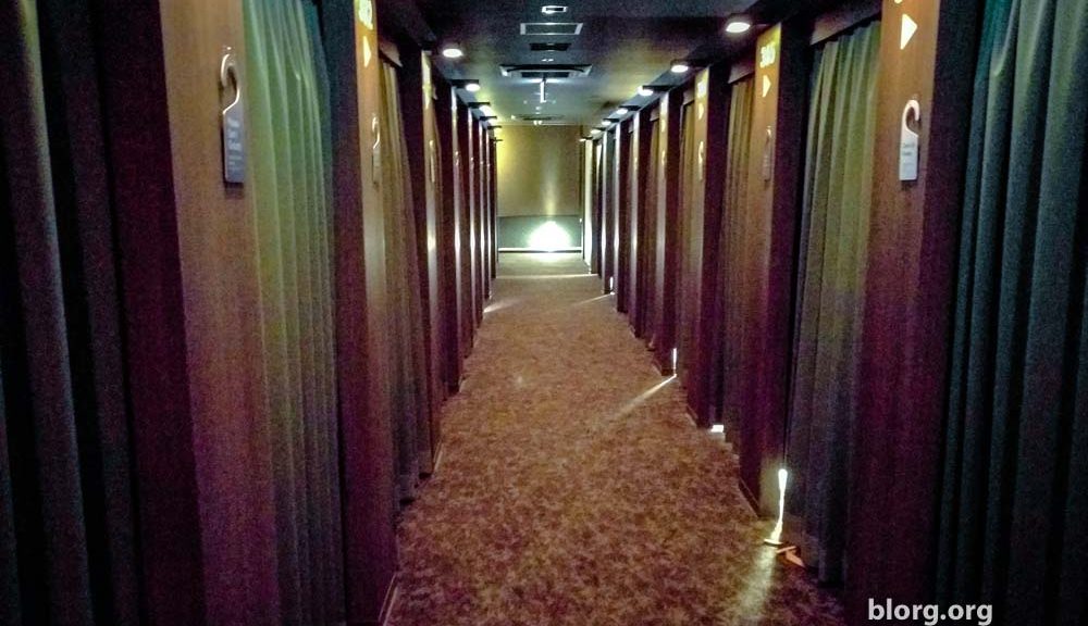 japanese capsule hotel