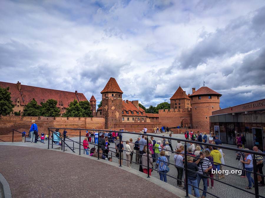 malbork castle entrance